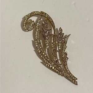 Contemporary, rhinestone brooch